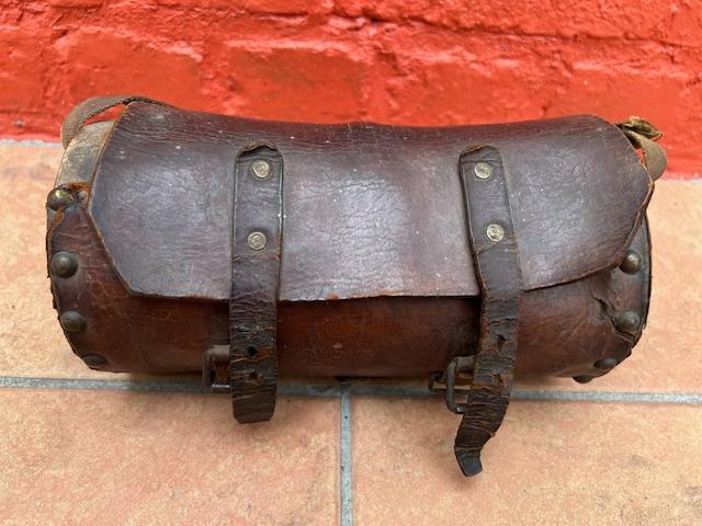 2 anciennes boules de pétanques dans etui, Lyonnaises, Enlèvement