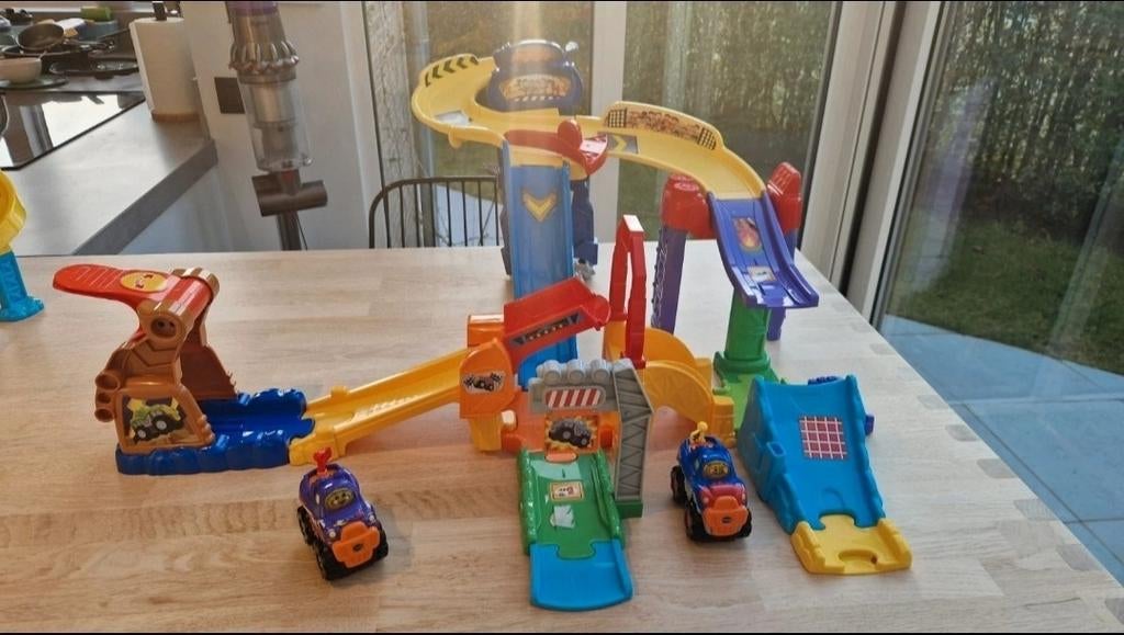 V-tech monstertruck stuntpark, Ophalen, Zo goed als nieuw