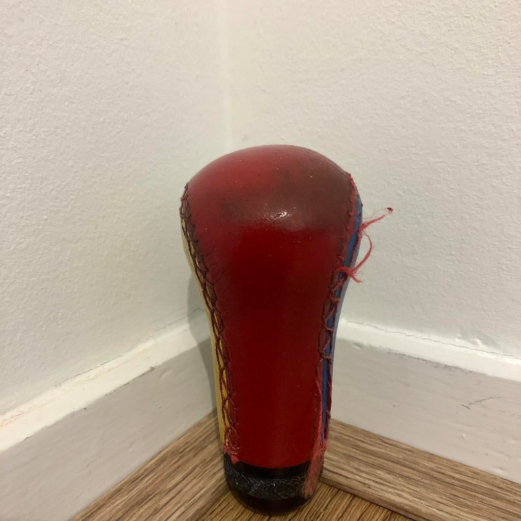 Momo Benetton Leren Pookknop Polo Golf Caddy Jetta MK1 MK2, Autos : Pièces & Accessoires, Enlèvement ou Envoi, Utilisé, Daihatsu