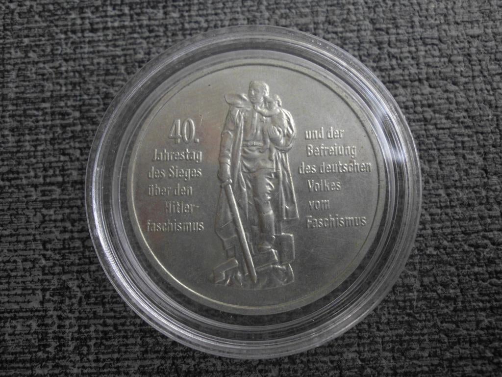 DDR - 10 Mark 1985 - "40 jaar bevrijding van fascisme", Verzenden, Duitsland, Losse munt