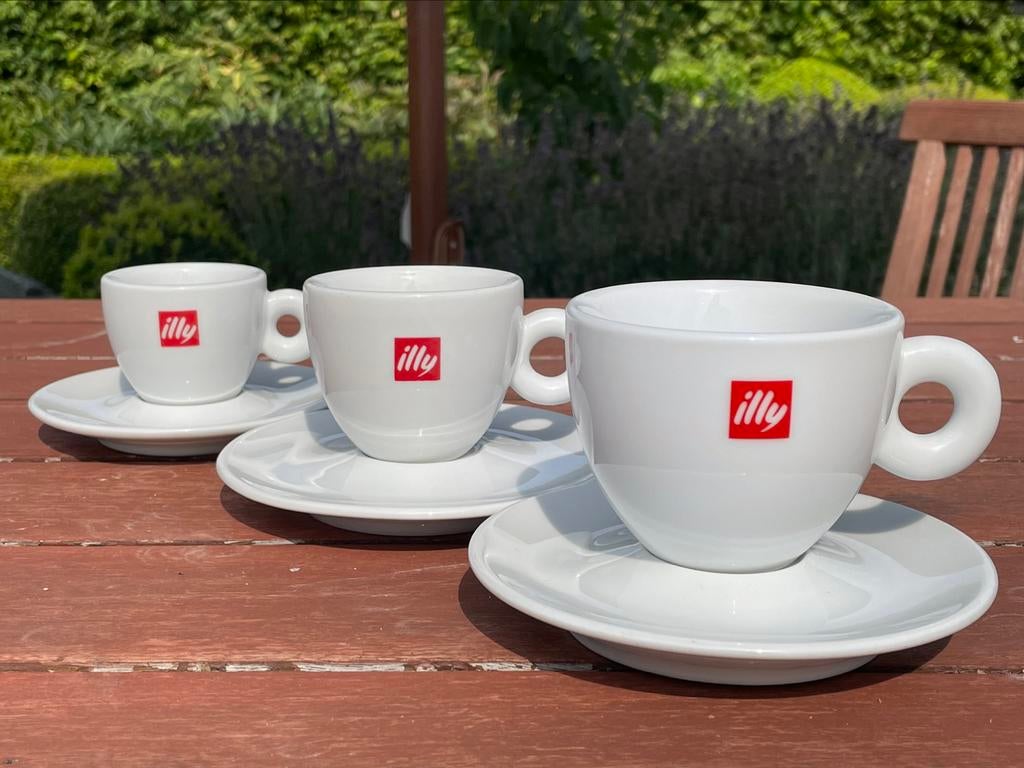 Espresso/lungo & onder bordjes Illy, Ophalen, Zo goed als nieuw