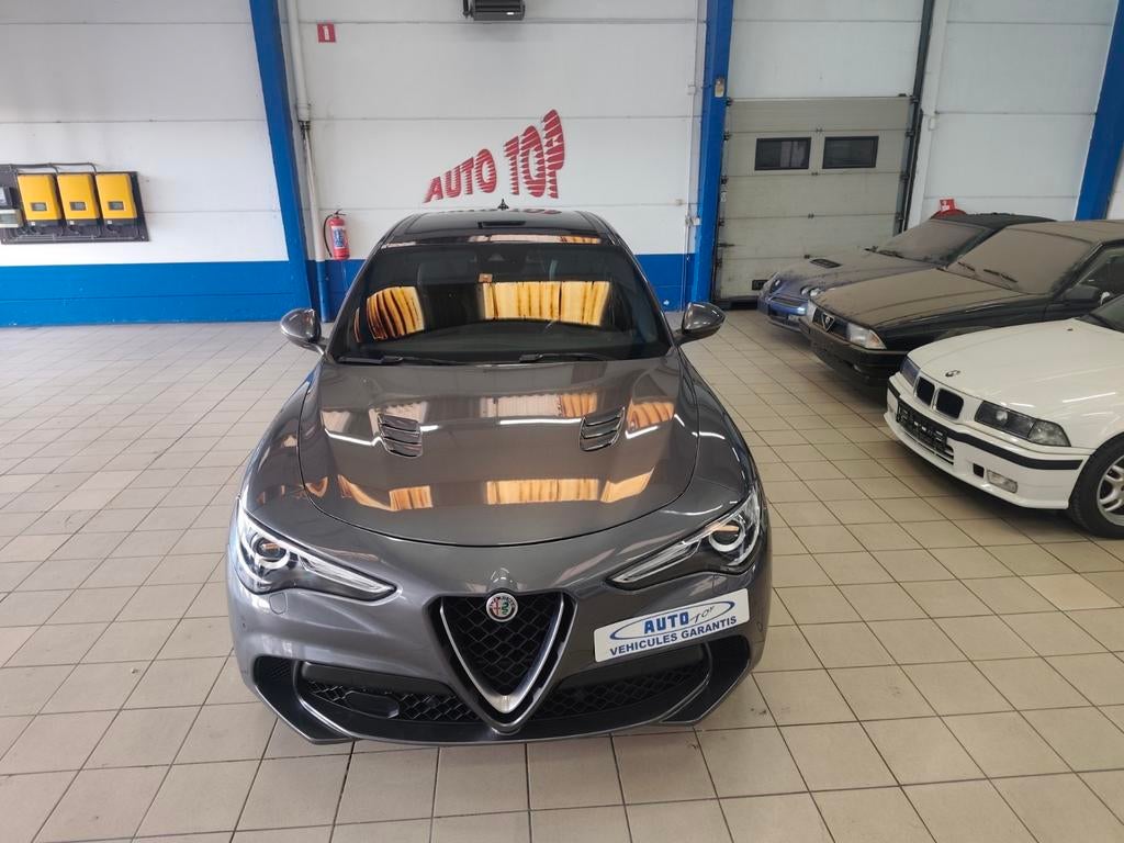 alfa stelvio quadrifolio, Autos, Alfa Romeo, Achat, 375 kW, Euro 6, Entretenue par le concessionnaire