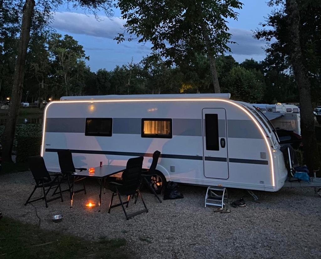 ADRIA Alpina 663 HT SNOW 05/2023 full option, Rondzit, 7 tot 8 meter, Particulier, Adria