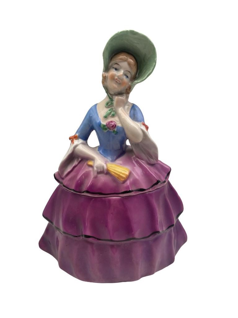 Boîte en porcelaine Art nouveau – Jeune femme – Début XXe