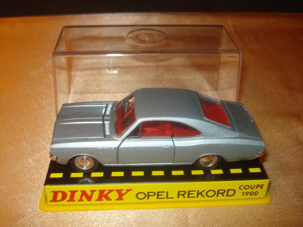 DINKY TOYS Opel Rekord 1900 Coupé Réédition + Boîte, Ophalen of Verzenden, Nieuw, Auto, Dinky Toys