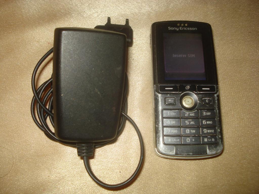 SONY-ERICSSON K750i Gsm Vintage, Télécoms, Enlèvement ou Envoi, Utilisé, Classique ou Candybar
