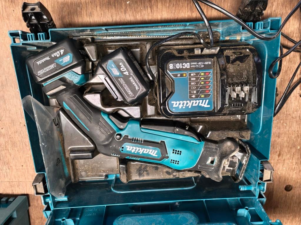 Makita reciprozaag, Ophalen