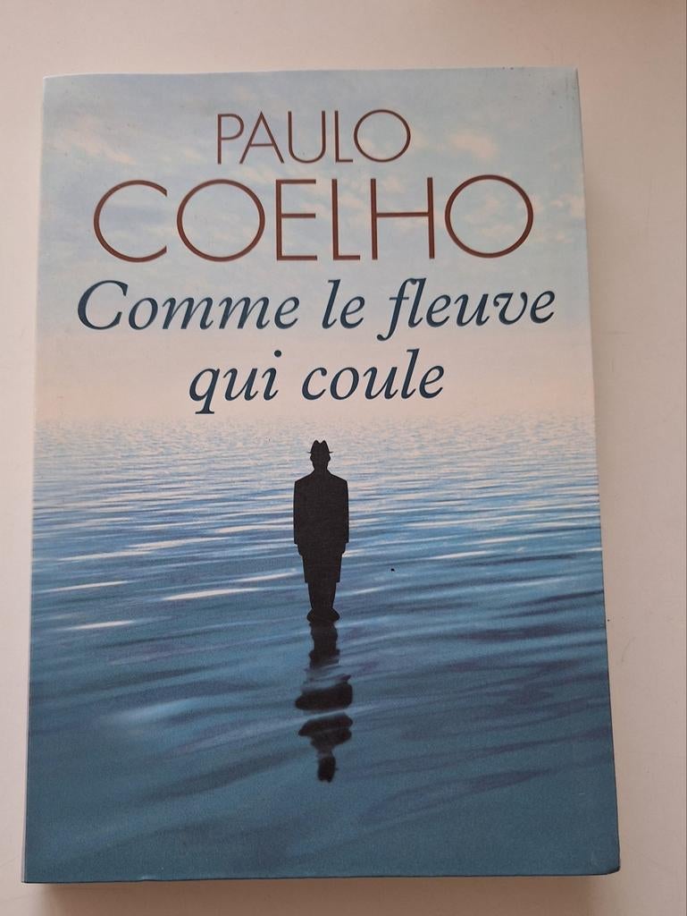 Comme le fleuve qui coule , Paulo Coelho, Livres, Enlèvement ou Envoi, Comme neuf