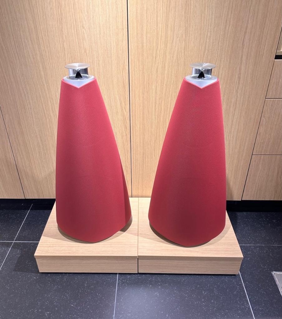 Bang & Olufsen Beolab 20 MK2 oplichtend logo "Rumba Red" B&O, Autres marques, Info@bang-olufsen.dk, Comme neuf, Enlèvement
