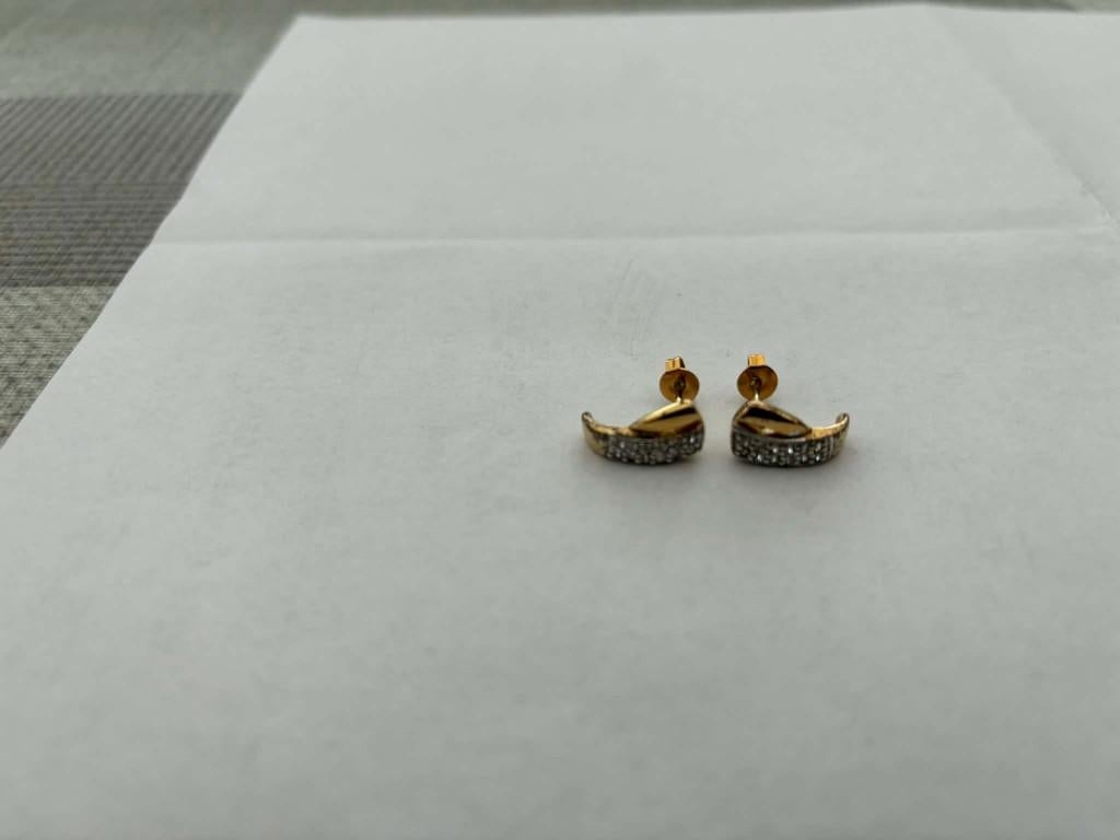 Oorbellen Victoria te koop, Handtassen en Accessoires, Oorbellen, Ophalen, Overige materialen, Gebruikt, Knopjes of Stekers