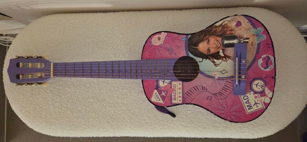 Disney Violetta gitaar, Muziek en Instrumenten, Snaarinstrumenten | Gitaren | Akoestisch, Gebruikt, Ophalen