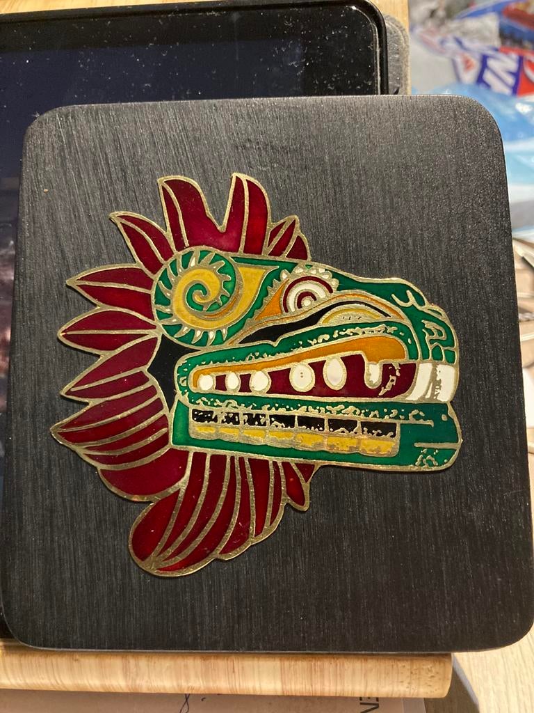 bronze représentant Quetzalcoatl,le serpent à plumes. Mexico, Enlèvement ou Envoi