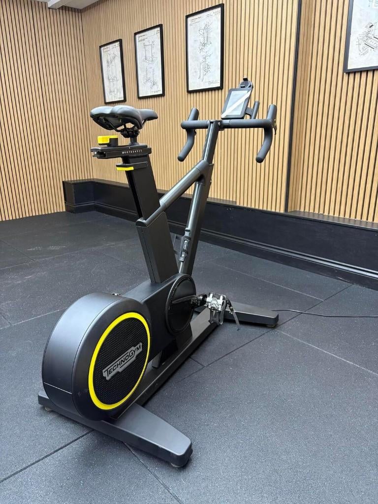 Technogym Skillbike Noir, Sports & Fitness, Appareils de fitness, Comme neuf, Vélo d'appartement, Bras, Jambes, Enlèvement ou Envoi