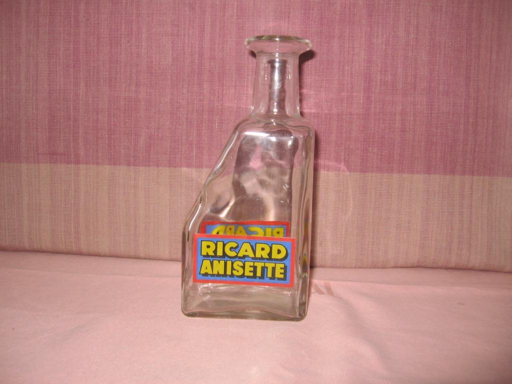 Ricard glazen karaf schuin met rode boord grote gele letters, Verzamelen, Ophalen of Verzenden, Zo goed als nieuw, Gebruiksvoorwerp