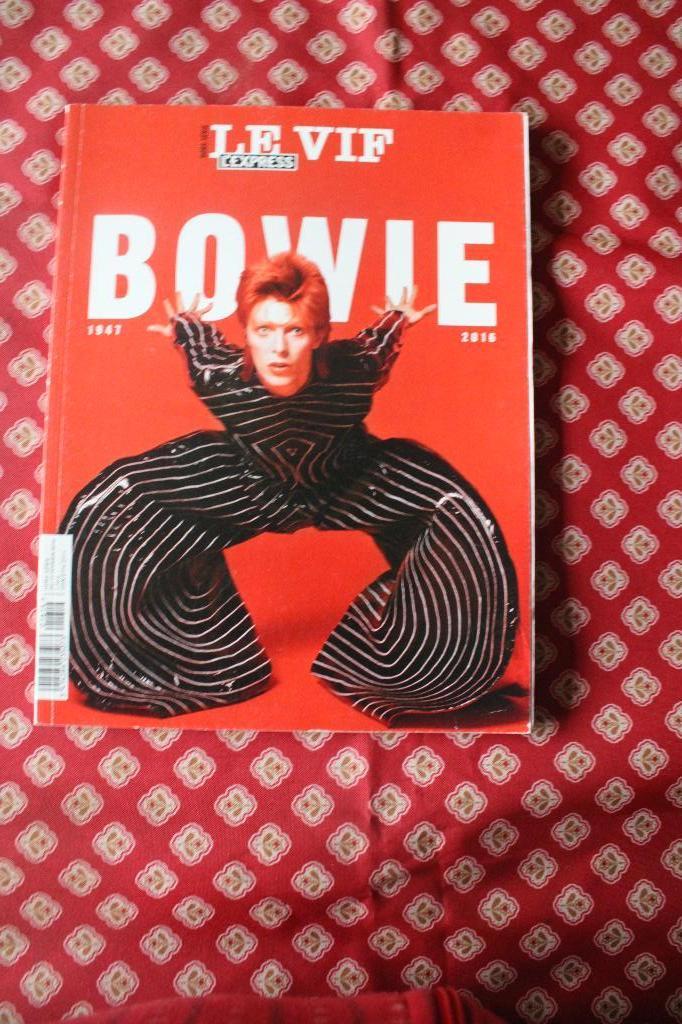 Magazine - Le Vif express - BOWIE 1947/2016 - HORS SERIE, Livres, Musique, Comme neuf, Artiste, Enlèvement ou Envoi