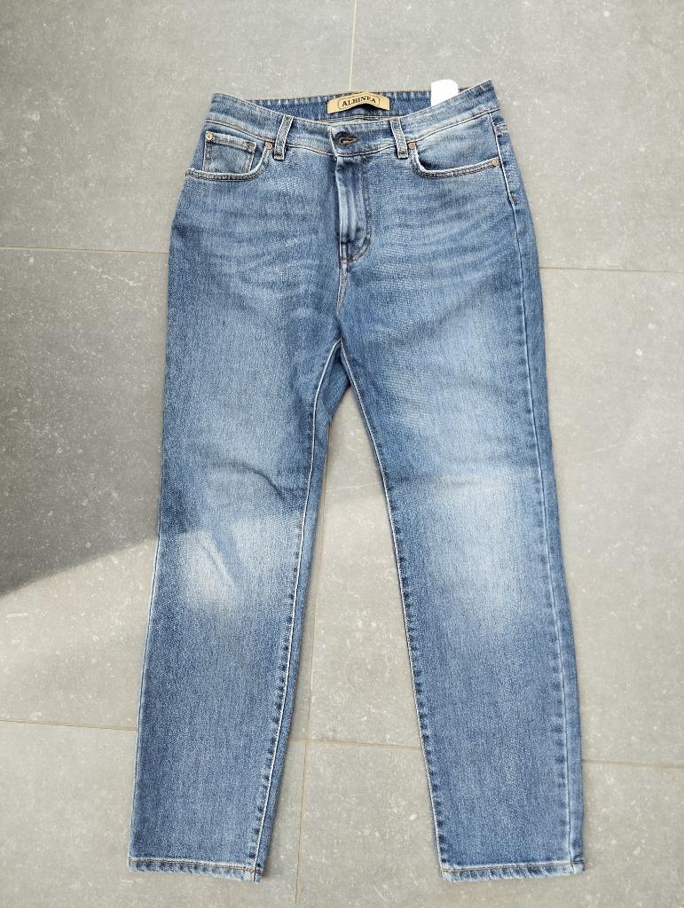 Splinternieuw damesjeans.   (Albinea), Blauw, Albinea, Maat 42/44 (L), Nieuw