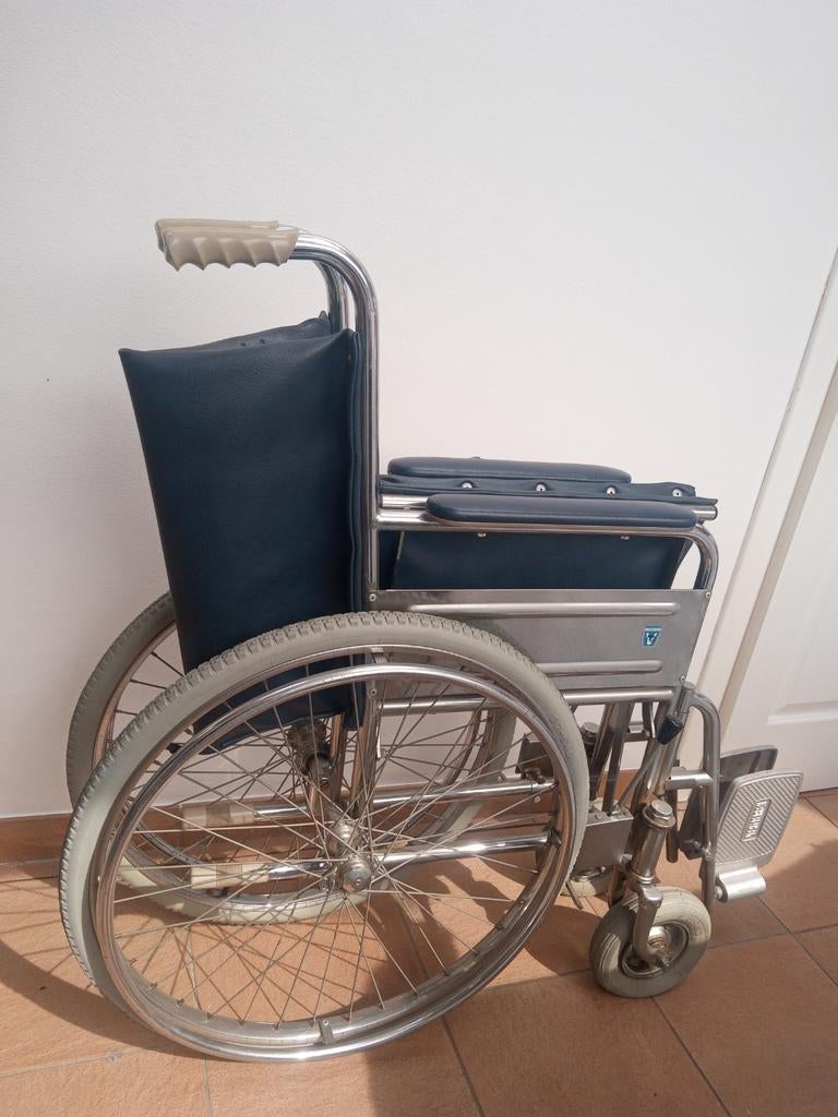 Fauteuil roulant manuel du fabricant belge VERMEIREN, Divers, Chaises roulantes, Enlèvement, Fauteuil roulant manuel