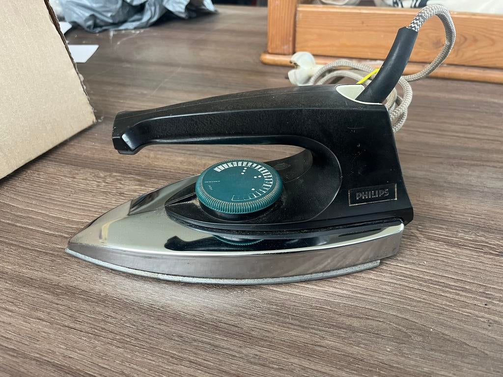 Vintage Phillips strijkijzer, Electroménager, Enlèvement, Comme neuf, Fer à repasser avec cordon