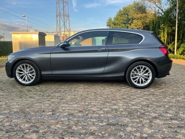 BMW 125i F21 - Nieuwe Motor - Euro 6 - Achterwielaandrijving, Autos, Argent ou Gris, Achat, Euro 6, Noir