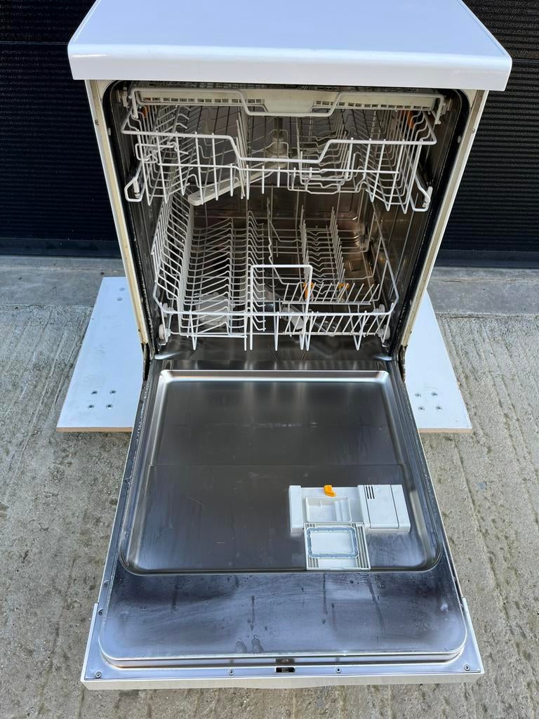 Miele vaatwasser, Elektronische apparatuur, Vaatwasmachines, Ophalen, Gebruikt, Nic.debruyne@gmail.com, Miele