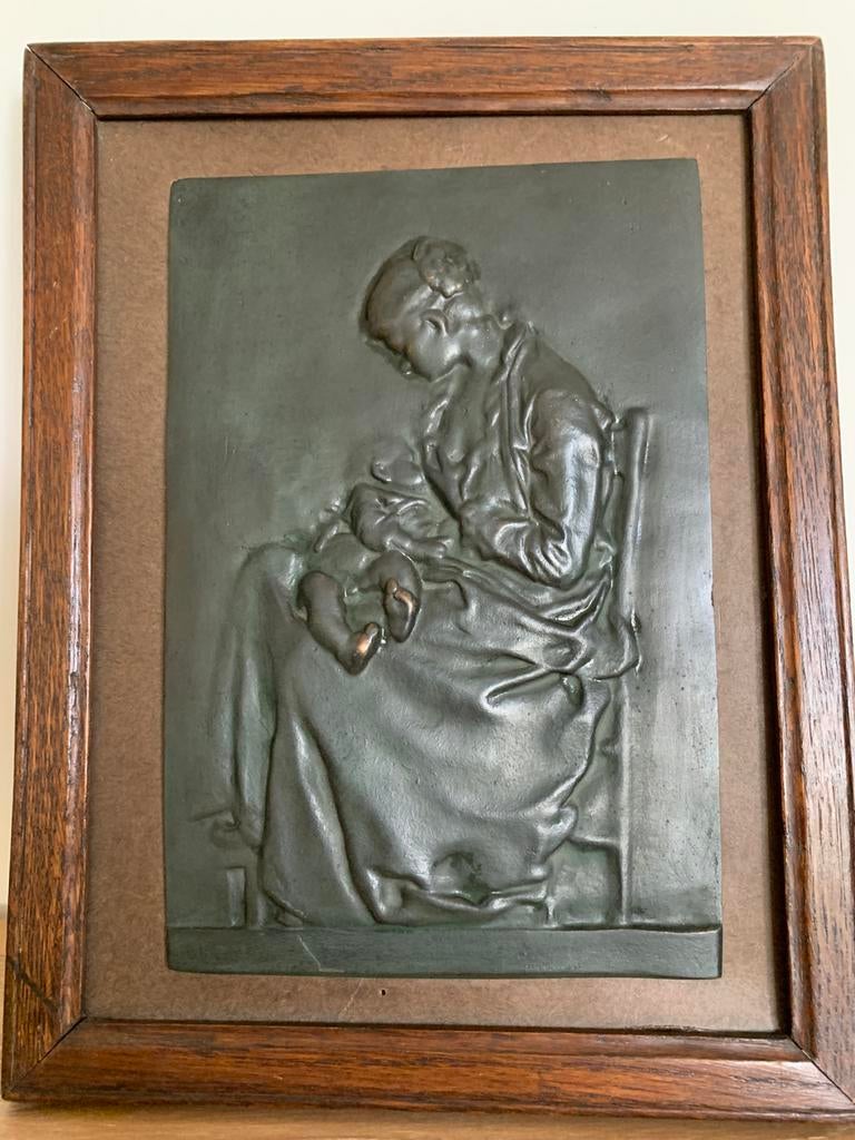Relief en bronze Art Nouveau — Jeune mère avec enfant, Antiquités & Art, Enlèvement ou Envoi