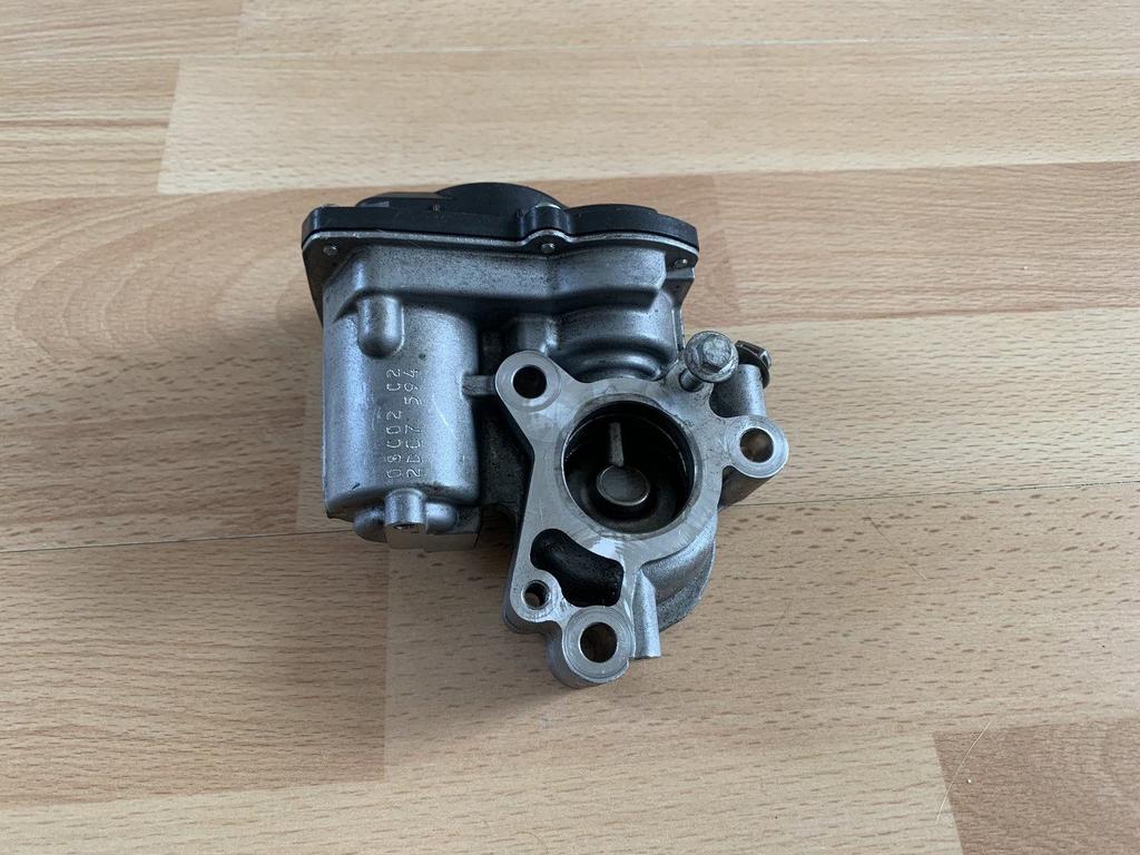 EGR klep / gasklephuis 147100361R renault nissan mercedes, Gebruikt, -, -, Ophalen of Verzenden