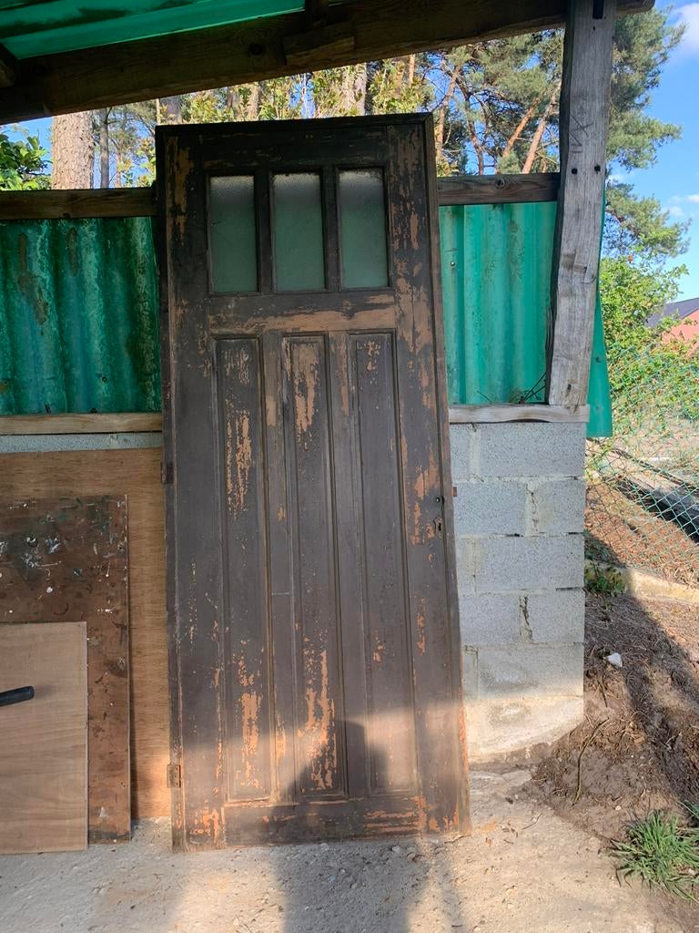 2 oude deuren 2,34x 93 met 3 glazen boven 1 glas is gebroke, Ophalen, Zo goed als nieuw