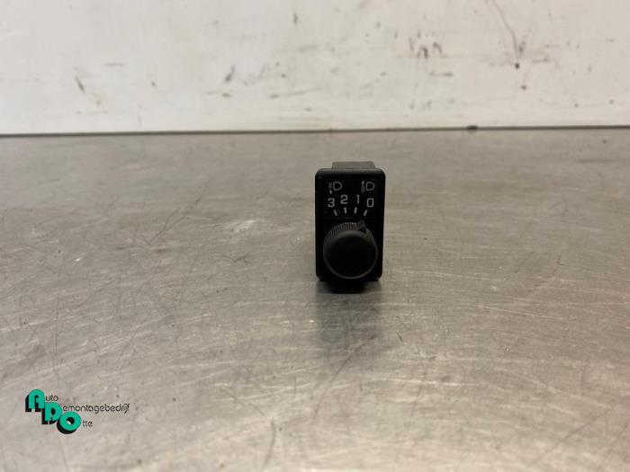 Commutateur phare hauteur réglable d'un Nissan Terrano (Ter, -, 3 mois de garantie, Utilisé, -