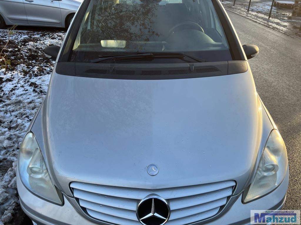 MERCEDES B KLASSE W245 Zilver 761 motorkap 2005-2011, Gebruikt, Mercedes-Benz AG, Mercedes-Benz, Mercedesstrasse 120
70372  Stuttgart, DE