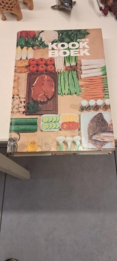 Ons kookboek oude uitgave van 1972 prima staat, Ophalen of Verzenden