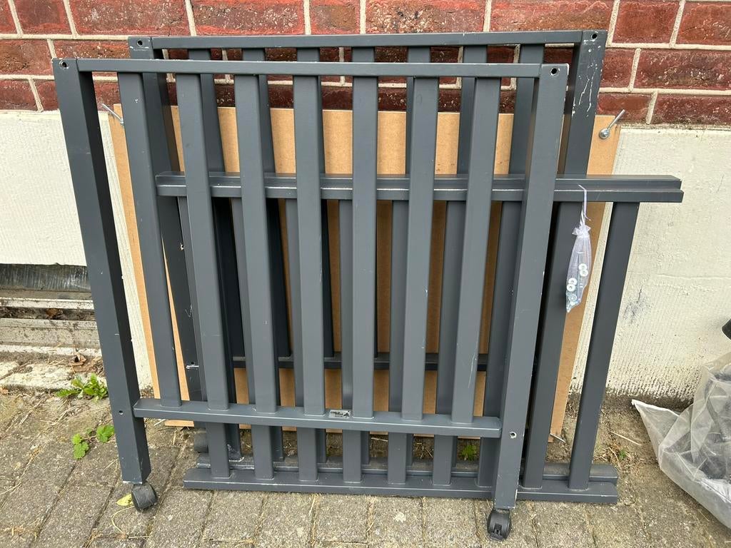 Parc gris CHILD WOOD, Enlèvement, Utilisé, Rectangulaire, Roulettes