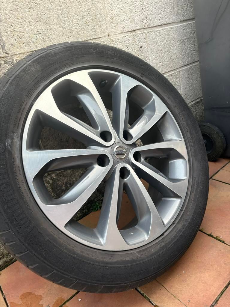 Pneu Nissan Qashqai, Autos : Pièces & Accessoires, Pneus & Jantes, Enlèvement