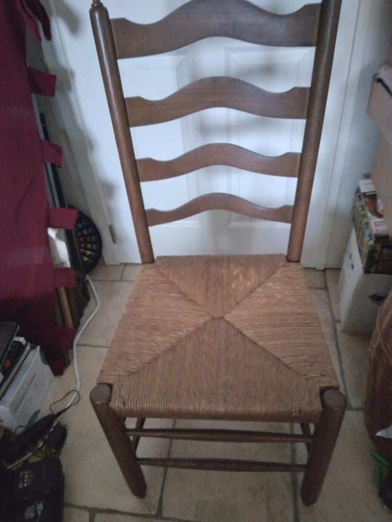 Zes eiken stoelen, Ophalen