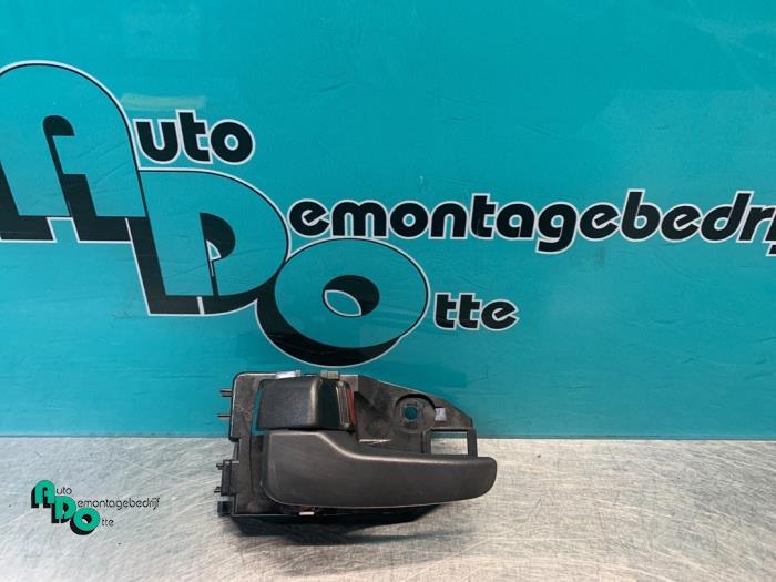 Portiergreep 4Deurs links-voor van een Mitsubishi Lancer (La, Gebruikt, -, -, Ophalen of Verzenden