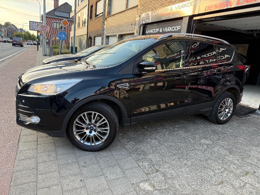 Ford Kuga 2.0Tdci 136Pk lederen Navi airconditioning 118 km, Auto's, Ford, Euro 5, Zwart, Zwart, Leder