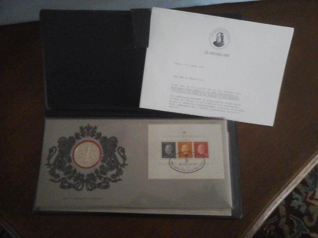 25 ans règne roi Baudouin enveloppe timbre médaille, Enlèvement, Argent