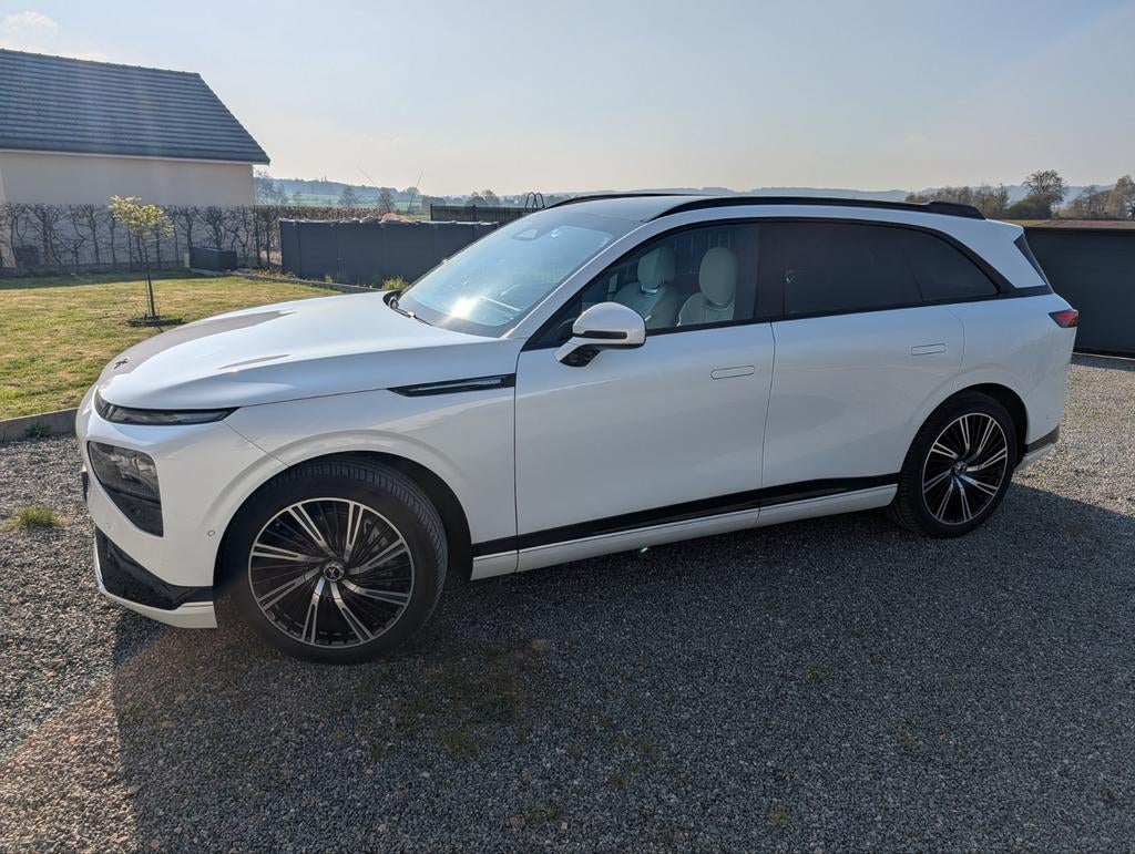 XPENG G9 Performance – Blanc / Intérieur Blanc – 2025 – Fini, Auto's, Wit, Leder, Elektrisch, Particulier