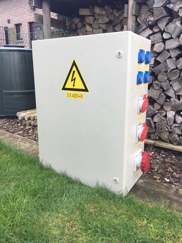 Werfkast  met stopcontact 63A’ 3x400 + N, Enlèvement, Utilisé, Interrupteur