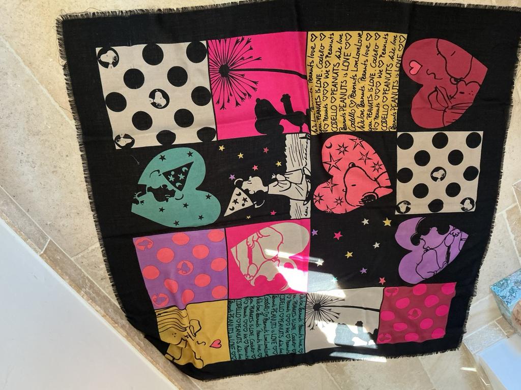 Merksjaal van Codello,, Kleding | Dames, Ophalen of Verzenden, Zo goed als nieuw, Sjaal