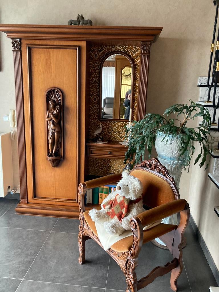 Halkast met bijpassende stoel!, Antiek en Kunst, Antiek | Meubels | Kasten, Ophalen