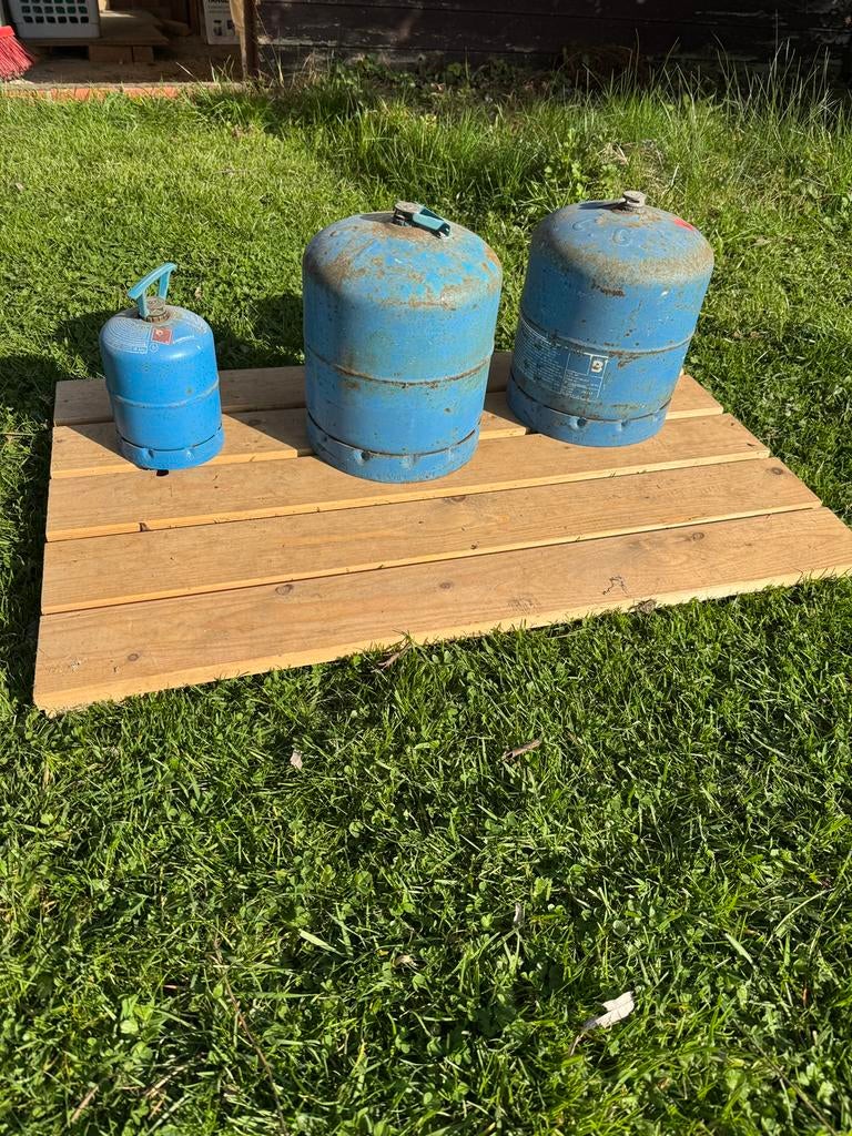 Bouteilles de gaz avec réchauds, Enlèvement, Utilisé