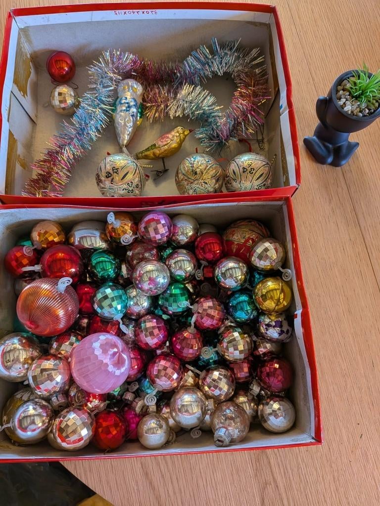 Lot de 114 boules de Noël vintage., Enlèvement