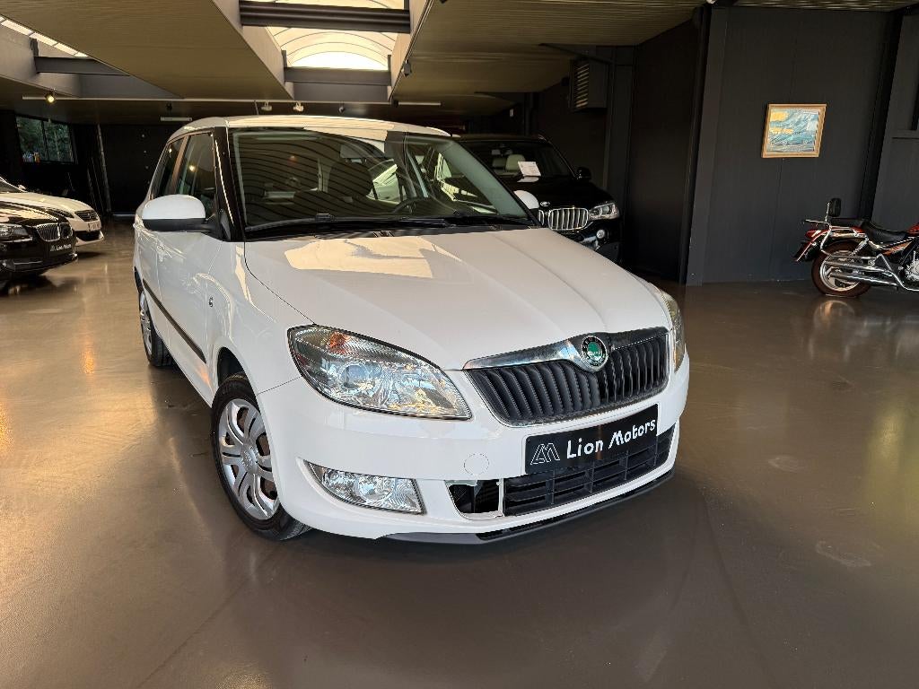 SKODA FABIA 1.2 TDI, Voorwielaandrijving, Euro 5, Stof, Zwart