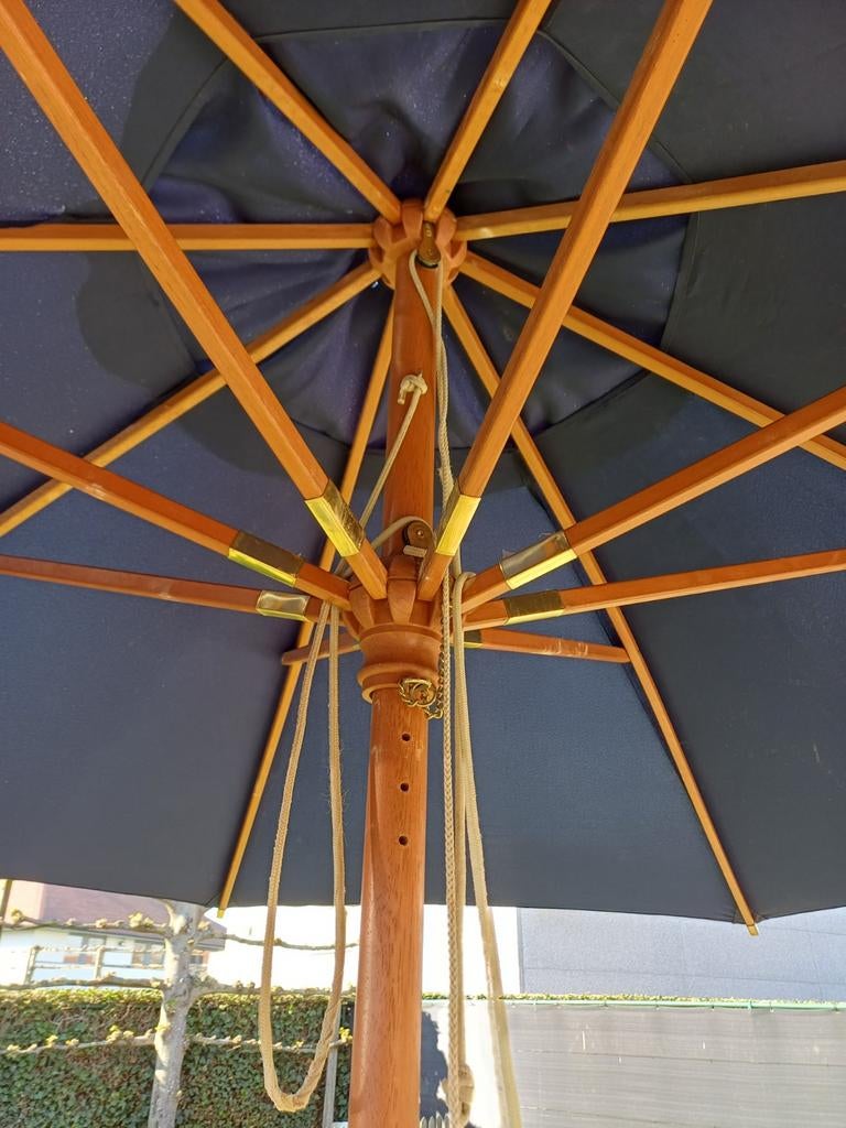 Blauwe parasol 3 m diameter, Ophalen