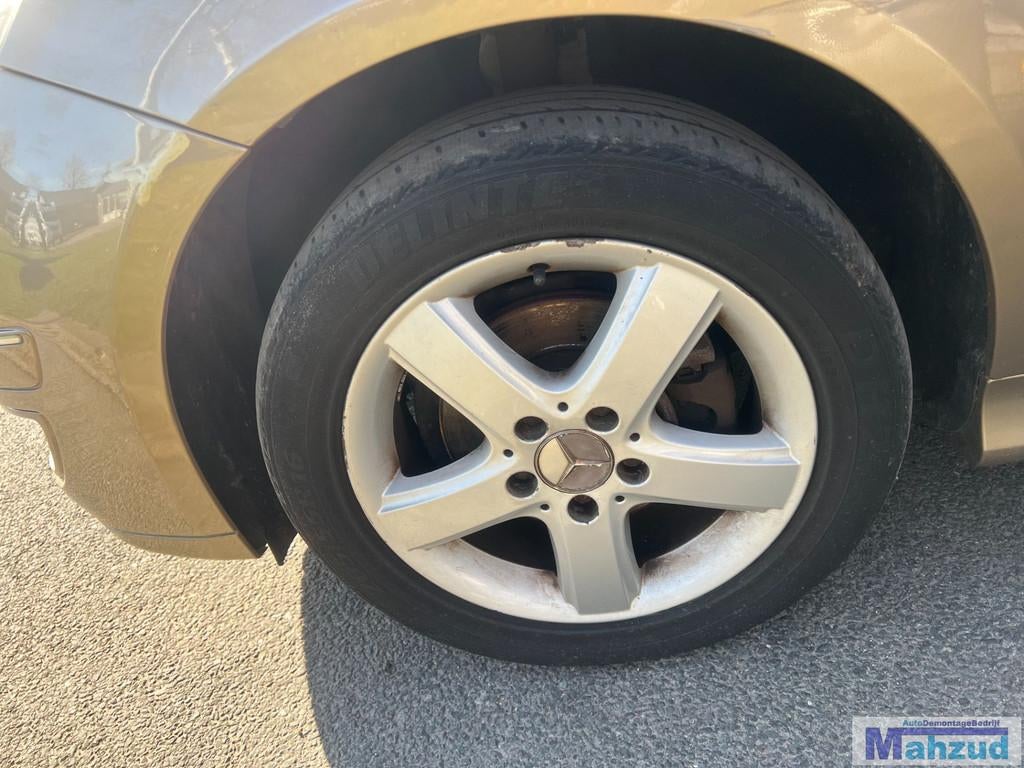 Jantes MERCEDES CLASSE B W245 5x112 66,6 16 pouces, Mercedes-Benz AG, Pneu(s), Utilisé, Mercedesstrasse 120
70372  Stuttgart, DE