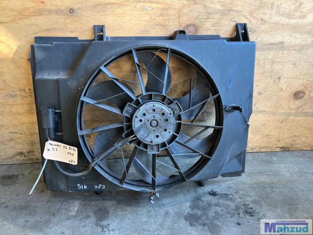 Ventilateur de refroidissement MERCEDES SLK R170 2.3 Kompres, Mercedes-Benz AG, Mercedes-Benz, Utilisé, Mercedesstrasse 120
70372  Stuttgart, DE
