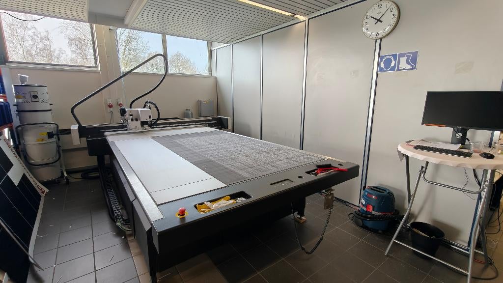 ESKO Kongsberg Snijtafel / freestafel, Enlèvement, Utilisé