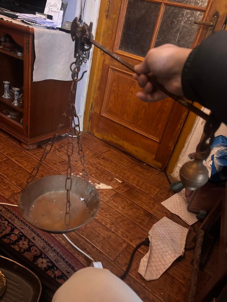 Antieke weegschaal met koperen schaal, Antiek en Kunst, Ophalen of Verzenden