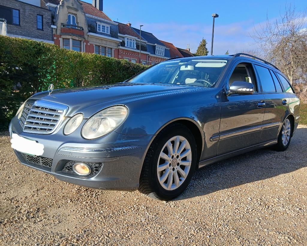 MERCEDES / E220 CDI / FACELIFT / NAVI / CLIM / ATTELAGE, Autos, Achat, Diesel, Particulier, 2148 cm³