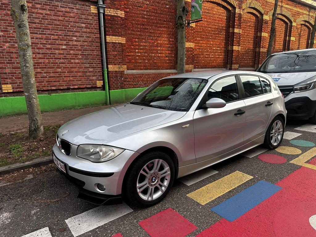 BMW 1 serie 116i E87 met 197.000 km., Auto's, BMW, 4 deurs, 1 Reeks, Zwart, 1600 cc